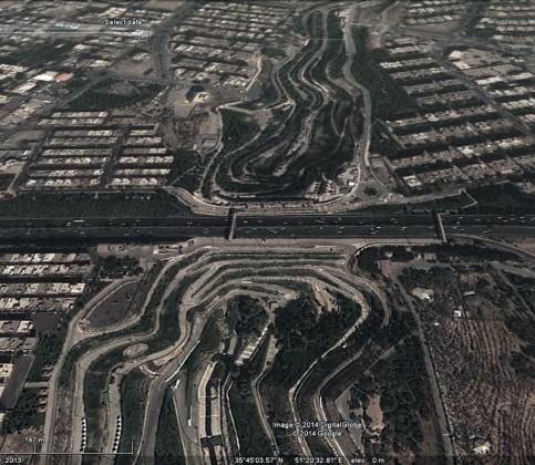 Existing bridges of east- west highways which usually cut the river valleys corridors and decline the ecological function. Source: Google Earth.