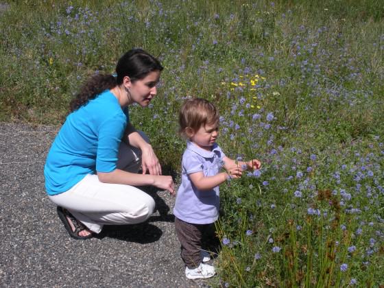 Mother and daughter at Tanner Springs. Photo: Mike Houck