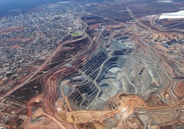 The ‘Super Pit’ Fimiston Open Pit Mine, Kalgoorlie, Western Australia, Australia 