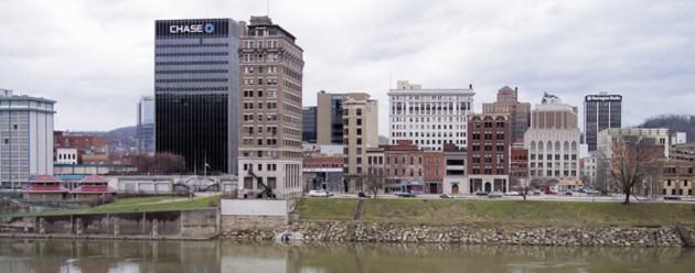 The Central Business District of Charleston, West Virginia, 4 km downstream from the chemical spill. Photo: Tim Kiser
