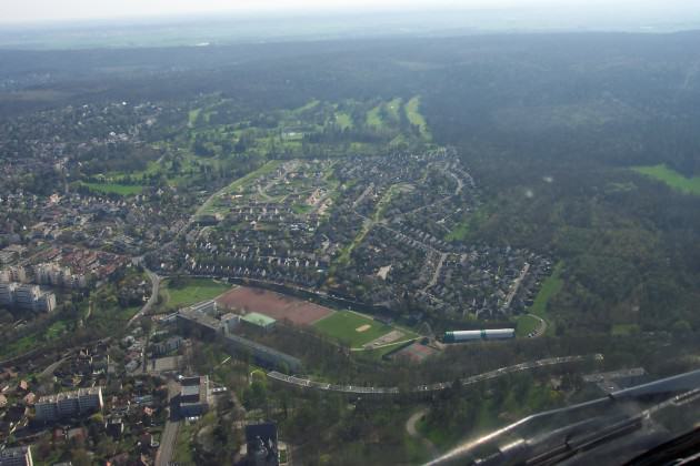 Urban sprawl in the Paris metropolitan region, near Versailles: Where are the limits? Photo : Medy Sejai, Wiki 2005.