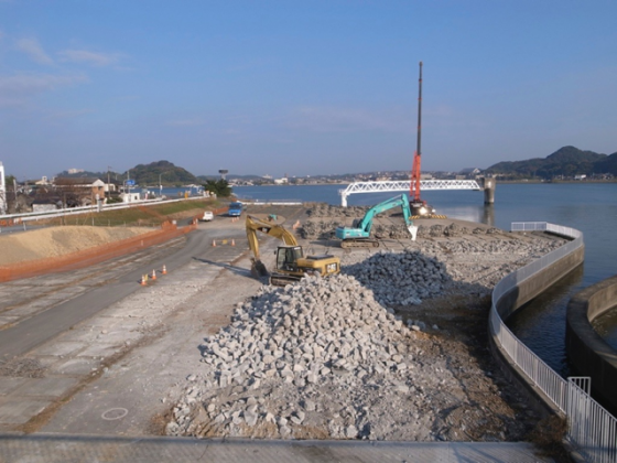 Getting rid of concrete structure, 2010. Photo: Keitaro ITO