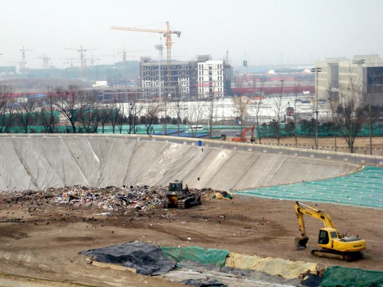 Landfill in the outskirts of Beijing. Photo: Liwen Chen