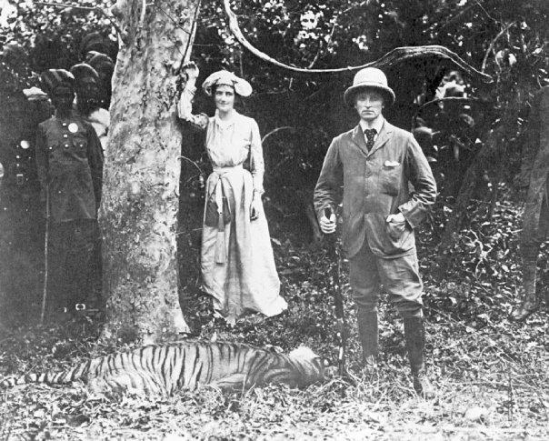 Lord and Lady Cuzon, governor of India in 1903 with tiger