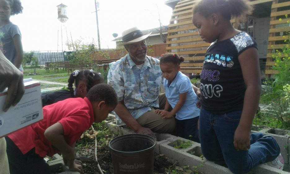 GardeningWithKids-GuerrillaGarden-BGN