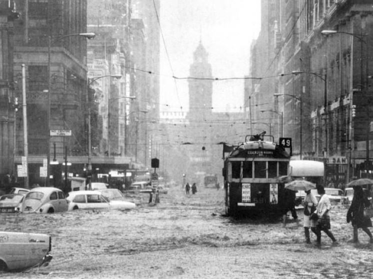 Williams Creek asserting itself, Elizabeth Street, Melbourne, Victoria, Australia, 1972. Source: http://resources1.news.com.au/images/2014/06/29/1226971/242373-bc68598c-ad6c-11e3-9d7e-f018f46e0213.jpg