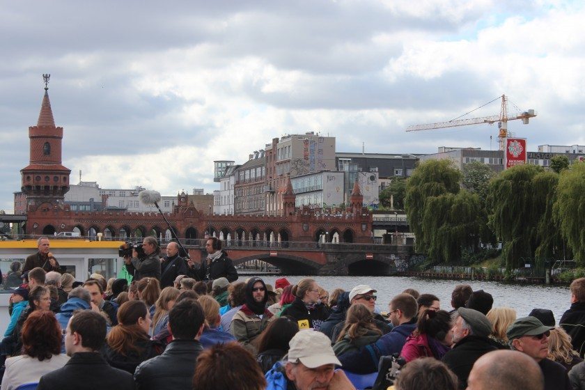 Langer Tag der Stadtnatur - Boat at Oberbaumbrücke