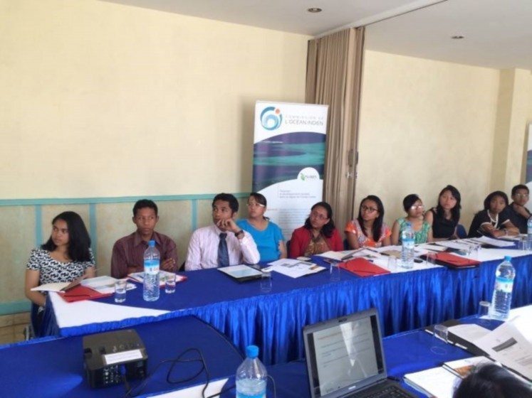 Local students participating in the Indi an Ocean Commissionís Inspired g..._1