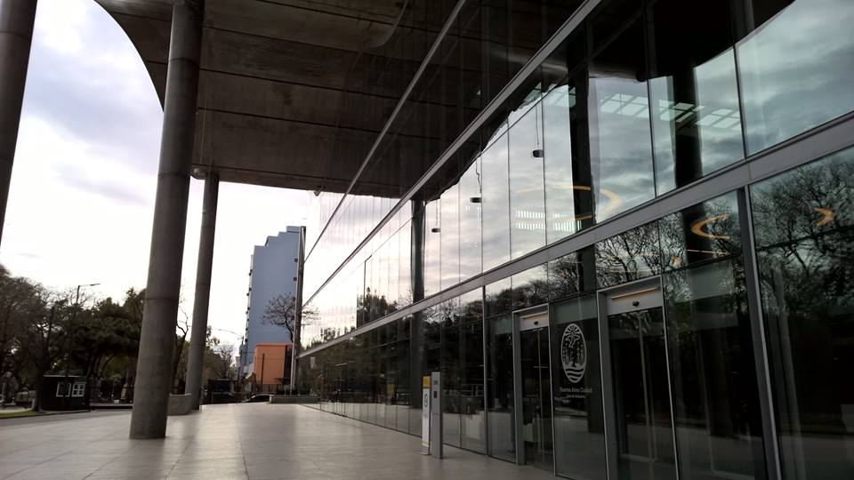 The new government building of Buenos Aires city (Foster+Partners). The administration has placed an emphasis on the construction and renovation of urban infrastructure in the southern part of the city, a strategy of social inclusion that aims to integrate the poorest districts in the urban development of the city. Photo: Ana Faggi